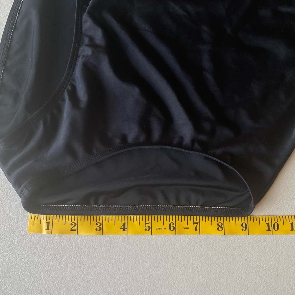 Shore Shapes Women’s V-Cut Black One-Piece Swimsuit w/ Thin Padding Size 10 - Picture 3 of 7